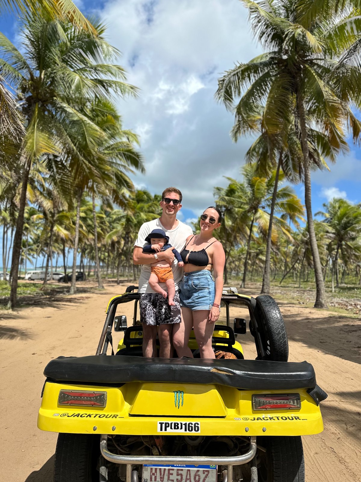 Viajantes felizes pelo mundo